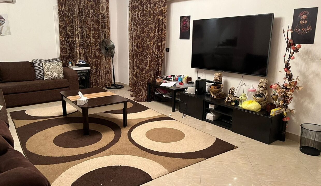300 SQM Apartment 5th district Reception