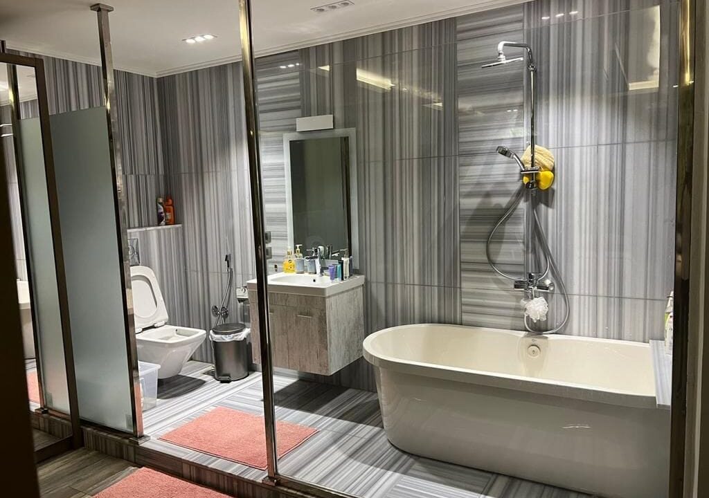 Hotel Furnished Apartment at Tag Sultan Bathroom