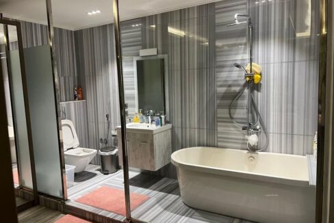 Hotel Furnished Apartment at Tag Sultan Bathroom