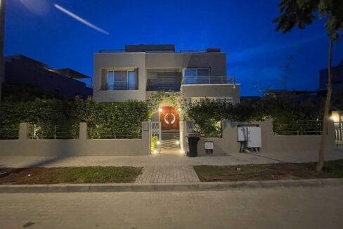 Luxuries Villa at Palm Hills 17