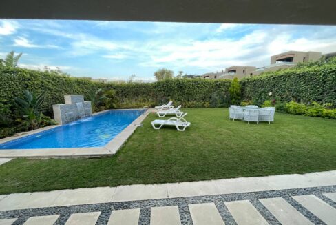 Luxuries Villa at Palm Hills 18