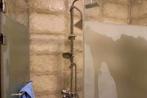 EL Yamine Bathroom